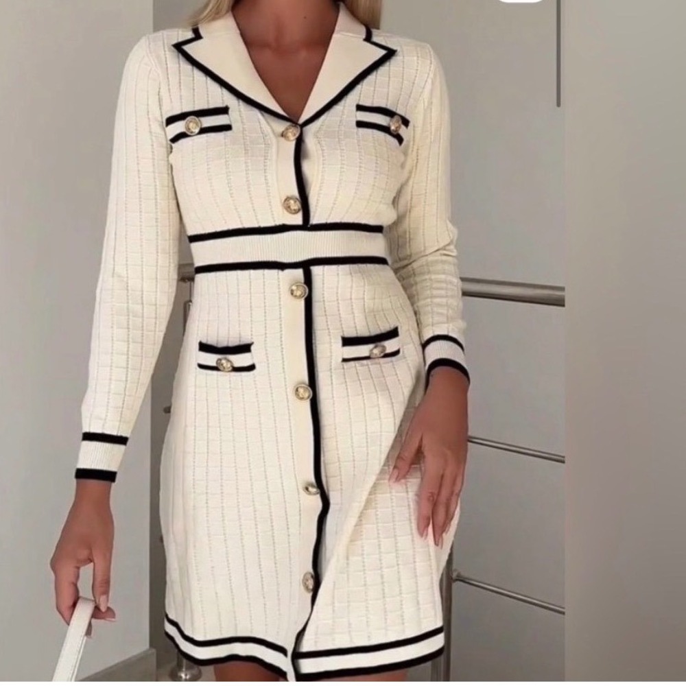 Bella Barnett Cream Black Contrast Knit Gold Button Mini Dress Size S